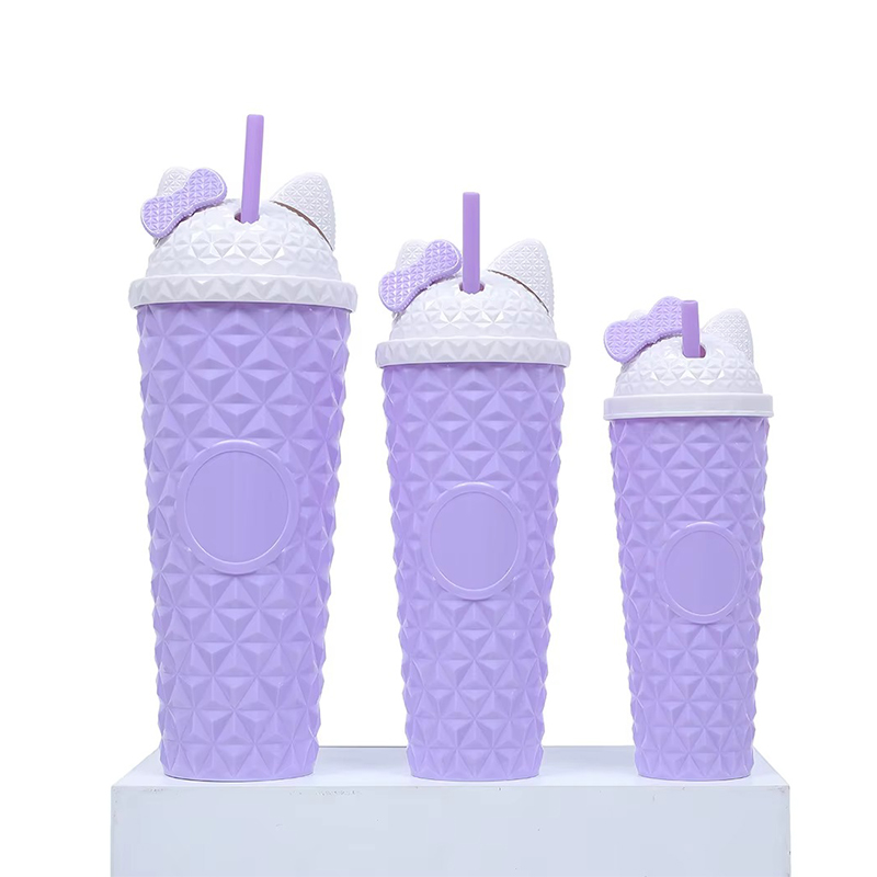 Мультфильм котят установите три пластиковых тумблера