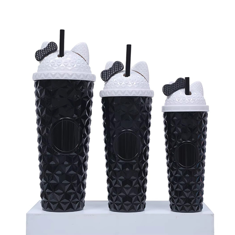 Мультфильм котят установите три пластиковых тумблера